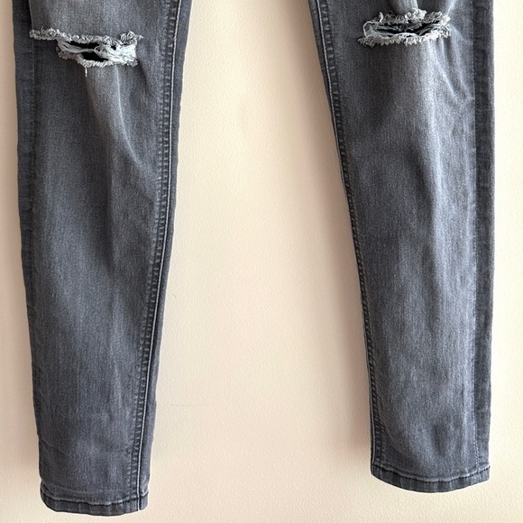 H&M Women's Distressed Grey Skinny Jeans, Size 8 - Picture 4 of 16